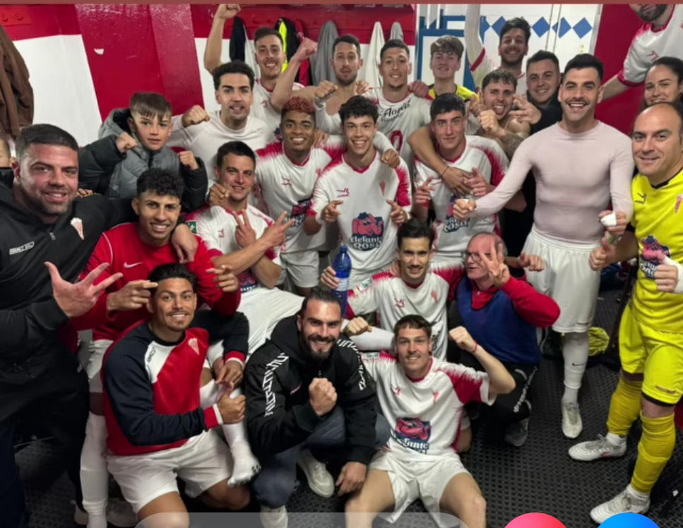 El Guadix CF celebra el triunfo (GUADIX CF)