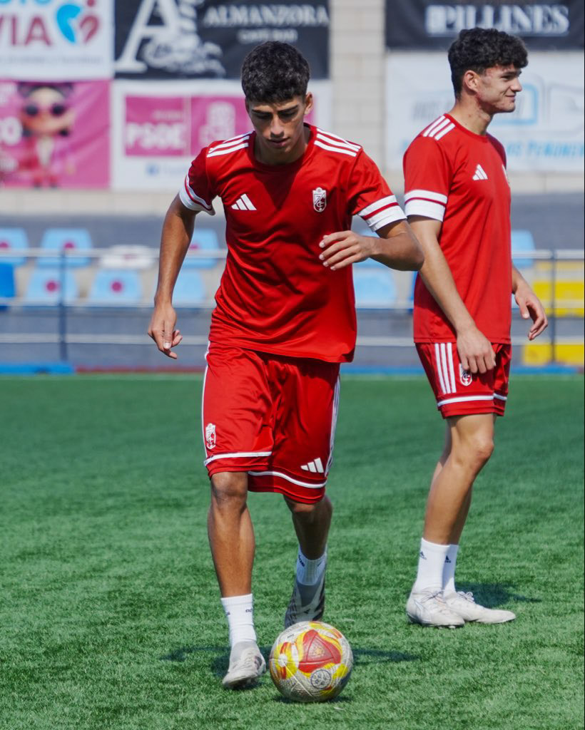 Entrenamiento del juvenil del Granada CF (GCF)