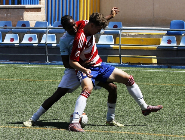 El Granada CF C sufrió para derrotar al Poli  Ejido (J. PALMA)