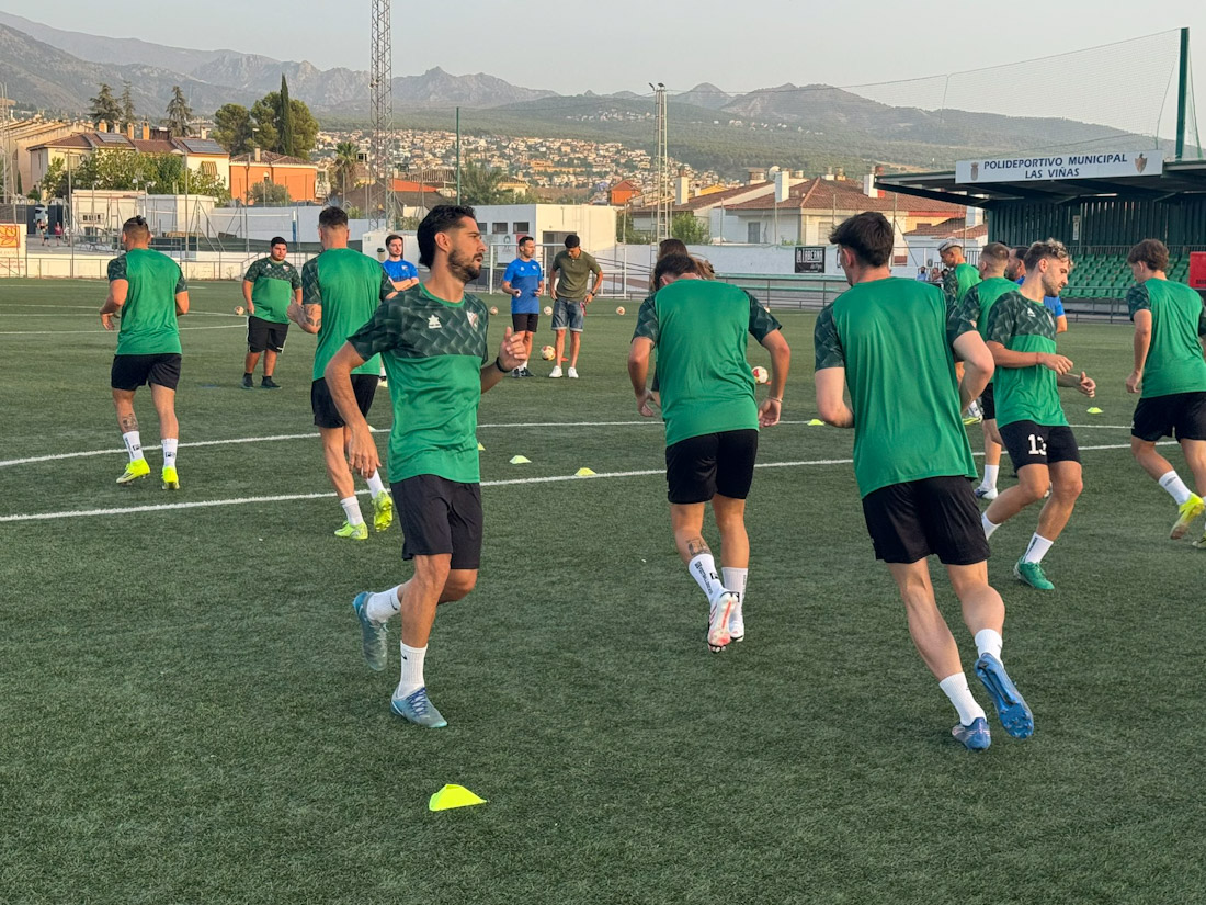 Entrenamiento del CD Huétor Vega (CD HUÉTOR VEGA)