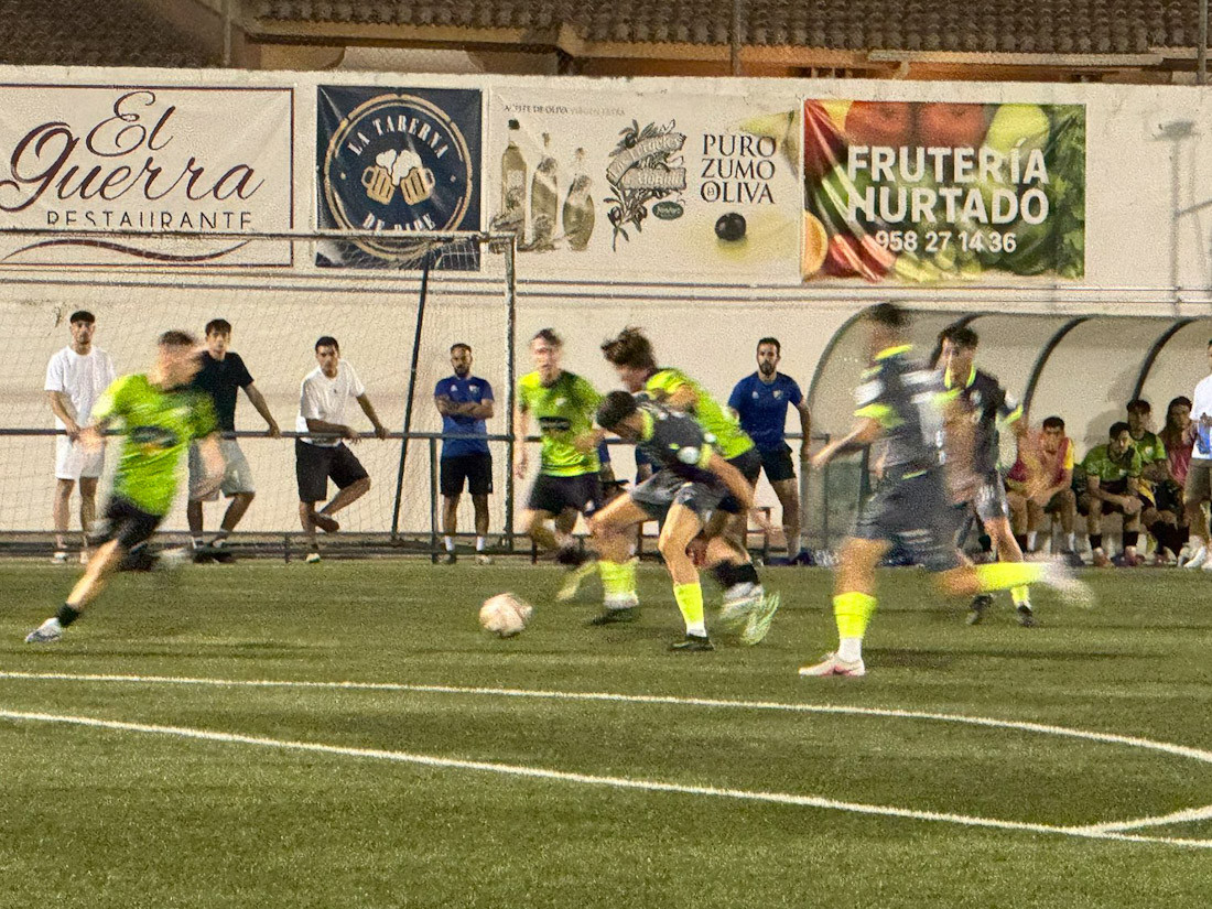 El derbi fue muy intenso (CD HUETOR VEGA)