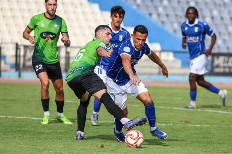 EL CD Huetor Vega plantó cara al conjunto norteafricano (ANTONIO CALDERAY / UD MELILLA)