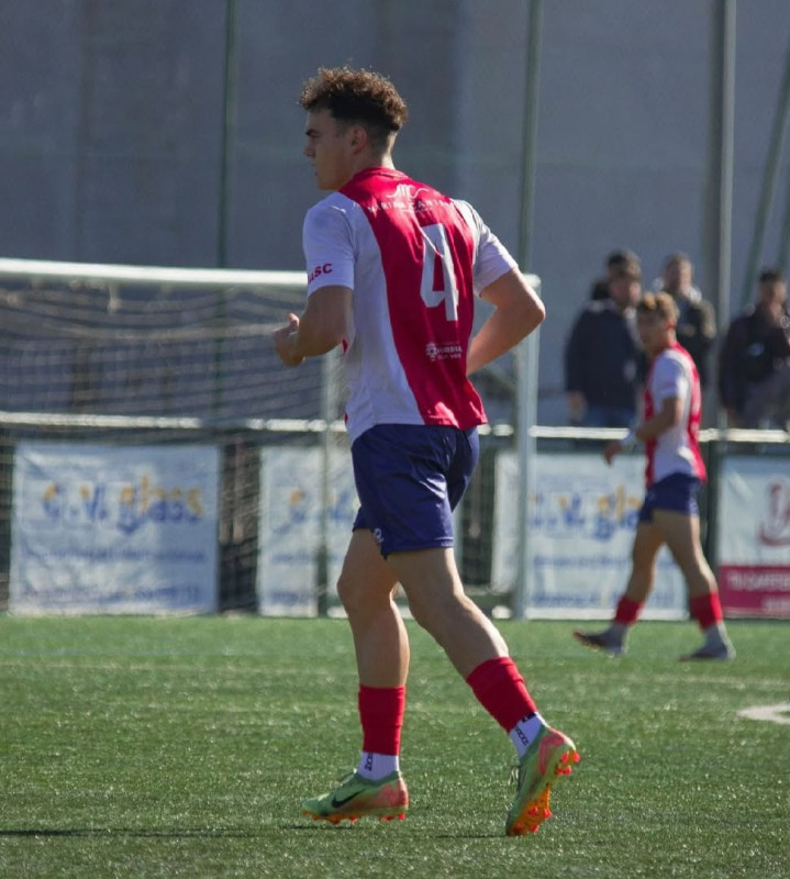 Aaron vive su segunda temporada en el Churriana CF