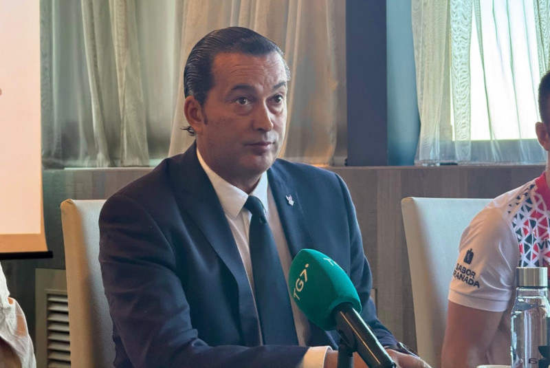 El presidente del Coviran espera que haya público en el primer partido (J. AZCOYTIA)