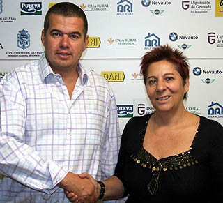 Carlos Díaz, Director de marketing del CB Granada, y María del Carmen O’Donnell, Delegada Sindical del SAE Carlos Díaz, Director de marketing del CB Granada, y María del Carmen O’Donnell, Delegada Sindical del SAE