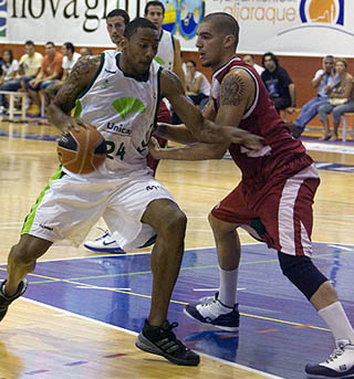 Nacho Martín en el encuentro ante Unicaja (ACB.COM) Nacho Martín en el encuentro ante Unicaja (ACB.COM)