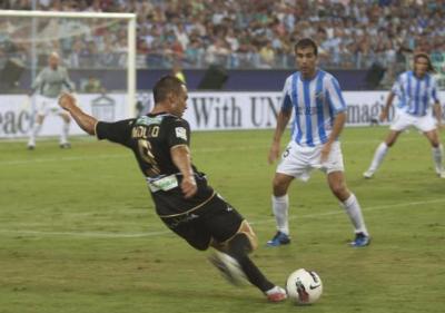 Yohan Mollo en el partido frente al Málaga. (LAOPINIONDEGRANADA.ES)