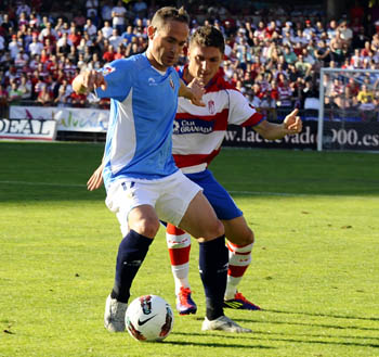 Siqueira en una jugada ante Osasuna (BALDOMERO)
