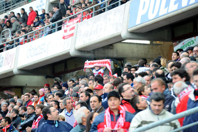 El choque frente al Málaga será el debut de Abel Resino en Los Cármenes