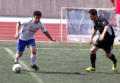 Pedro Corral encara a un rival