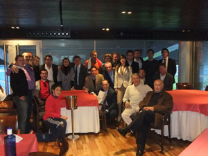 Representantes de las Peñas visitando el Bernabéu