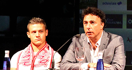 Quique Pina en la presentación de Torje y Flores (LUIS JAVIER QUESADA)