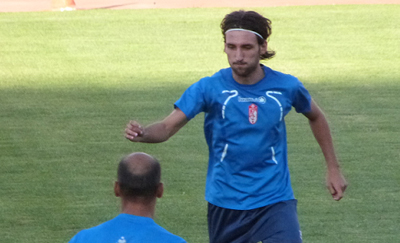 Bernal durante un entrenamiento con el Granada (vavel.com)