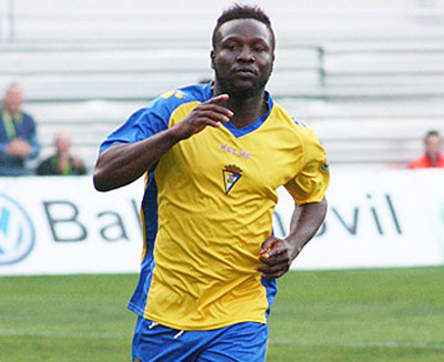 Akinsola brilló en las filas del Cádiz (NOSOLOEFESE)