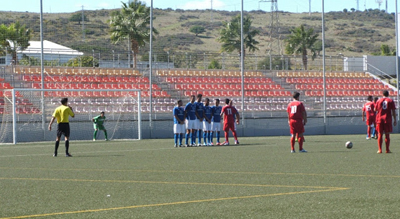 El Maracena sumó una importante victoria ante el Estepona (UNIONESTEPONA CF)