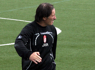 Anquela durante el entrenamiento matinal en Maracena