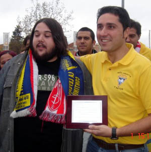 Cesar Guisado en un acto con las peña del Cádiz CF