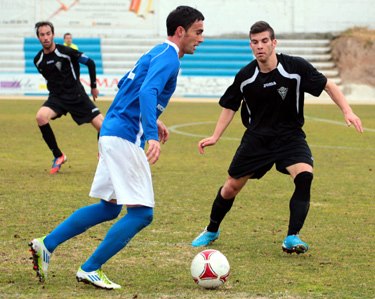 La UD Maracena juega ante el Alhaurín (ROMERO)