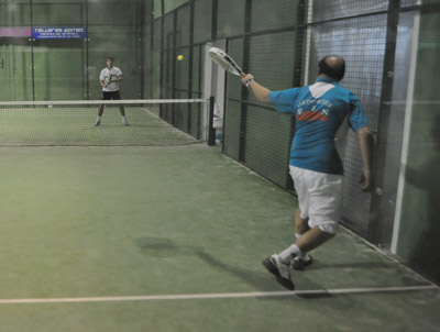 Uno de los partidos del torneo de pádel 