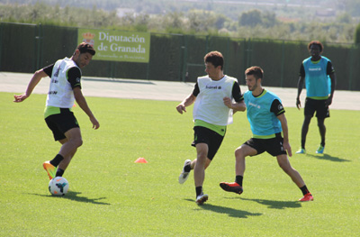Piti y Riki se asocian durante un entrenamiento 