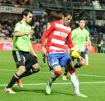 Riki terminó el choque contra el Osasuna lesionado (BALDOMERO)