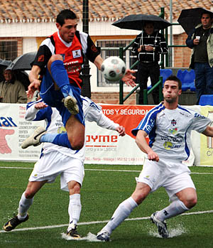 El Motril CF mantiene el liderato en el grupo (J. HURTADO) El Motril CF mantiene el liderato en el grupo (J. HURTADO)