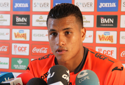 Murillo ante los medios de comunicación tras el entrenamiento (GRJ)