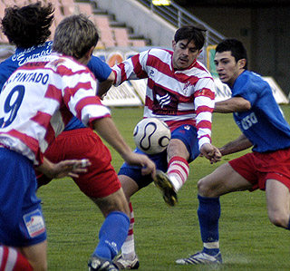 Gorka Pintado y Ocaña ante el Portuense (PACO AYALA)