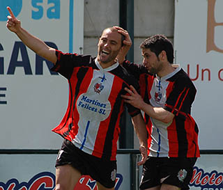 Rubén Ferradas celebrando un gol con el Arenas de Armilla Rubén Ferradas celebrando un gol con el Arenas de Armilla