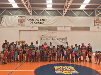 Participantes en la campaña de natación 