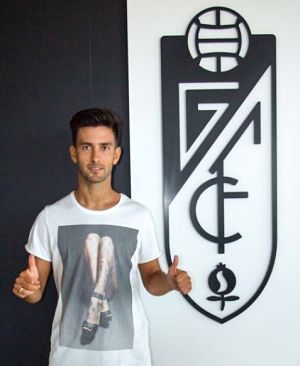Bueno vestirá de rojiblanco (GRANADA CF) 