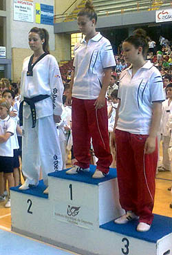 Nuria Serra en el segundo cajón del podium Nuria Serra en el segundo cajón del podium