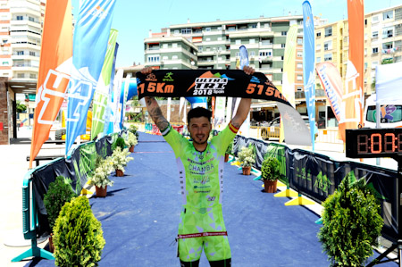 Chamba celebra su victoria en Motril