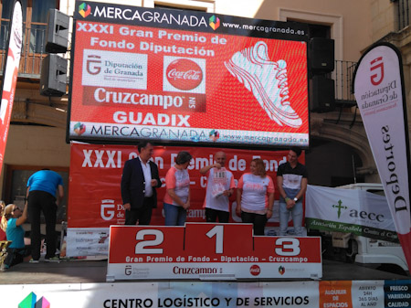 Unos 700 atletas  compitieron en la prueba del Melocotón (JESÚS JAVIER PÉREZ) 