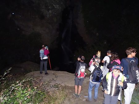 Senderistas durante la ruta nocturna por la Alpujarra (AYTO. ALMUÑECAR)