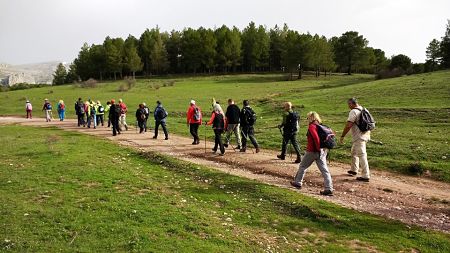Senderistas de Almuñécar durante una ruta (AYTO. ALMUÑÉCAR)