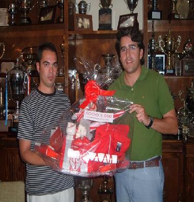 Raúl Terribas, acompañado de Gonzalo Martín