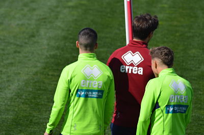 Álex Martínez (izq) junto a Pozo (GRJ) 