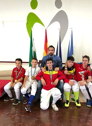 Maestro y deportistas del Esgrima Maracena (ESGRIMA MARACENA) 