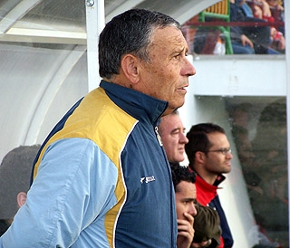Lázaro ha presentado su dimisión como técnico del Vandalia