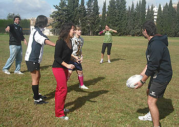 Un momento de la gymkana deportiva en Fuentenueva (GRJ) Un momento de la gymkana deportiva en Fuentenueva (GRJ)