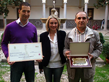 Miguel Casares (Frodo), Marifrán Carazo (concejala) y Antonio Fuentes (Cerrillo de Maracena) Miguel Casares (Frodo), Marifrán Carazo (concejala) y Antonio Fuentes (Cerrillo de Maracena)