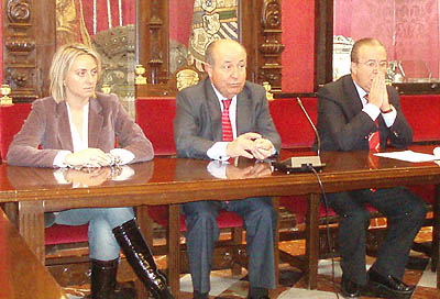 Juan Antonio Mérida junto a Marifrán Carazo y José Torres Hurtado (GRJ) Juan Antonio Mérida junto a Marifrán Carazo y José Torres Hurtado (GRJ)