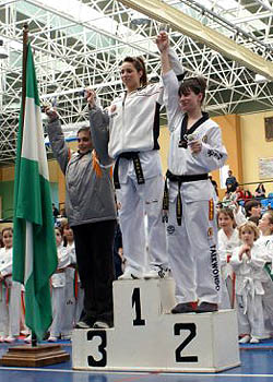 Nuria Serra en lo más alto del podio (GRJ) Nuria Serra en lo más alto del podio (GRJ)