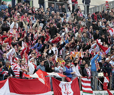 Numerosos aficionados se desplazaron a Jaén el domingo (DIARIO JAÉN) Numerosos aficionados se desplazaron a Jaén el domingo (DIARIO JAÉN)