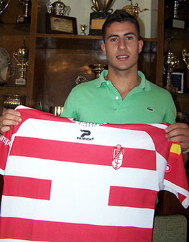 Jhony en su presentación oficial como rojiblanco (GRJ)