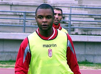Kitoko en su primer entrenamiento como jugador rojiblanco Kitoko en su primer entrenamiento como jugador rojiblanco