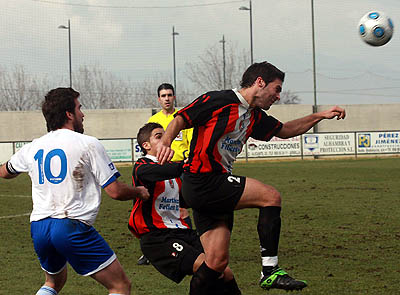 Los locales Iñaki y Navarro con el santaferino Luis Torres Los locales Iñaki y Navarro con el santaferino Luis Torres