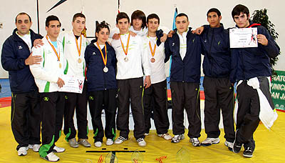 Equipo cadete del Club de Lucha de Maracena en el Campeonato de España Equipo cadete del Club de Lucha de Maracena en el Campeonato de España
