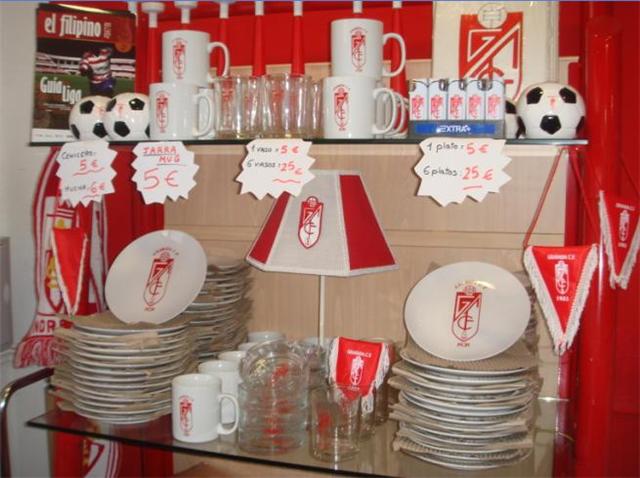 Algunos de los objetos disponibles en la tienda Algunos de los objetos disponibles en la tienda